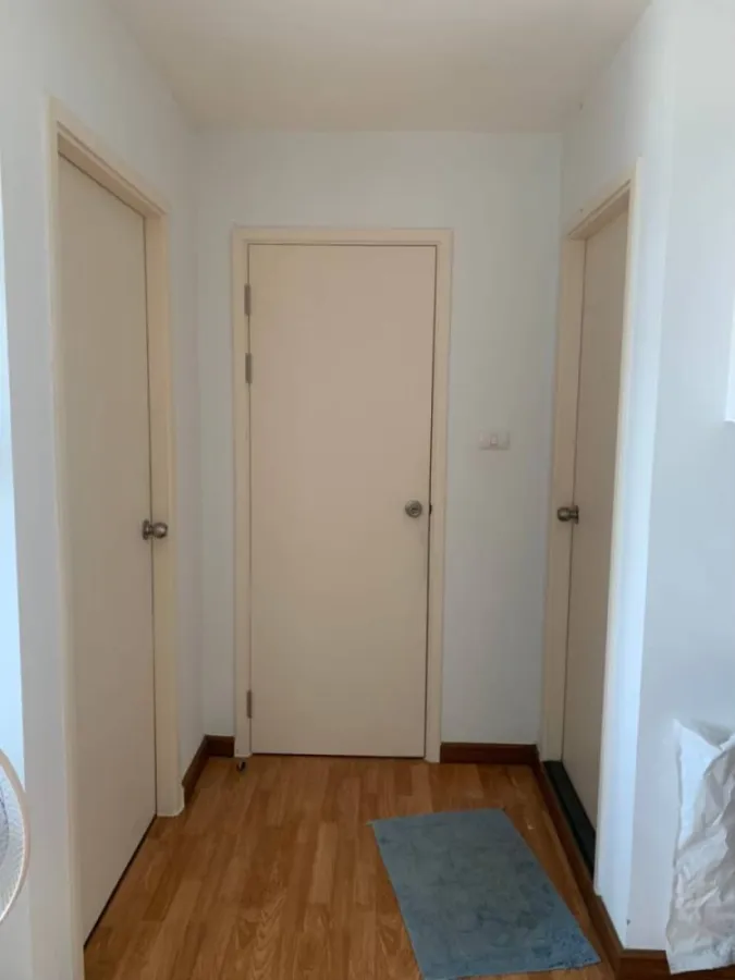 For sale, for rent, The Trust Condo Ngamwongwan, 10th floor, comes with complete furniture and electrical appliances. Reserve now.