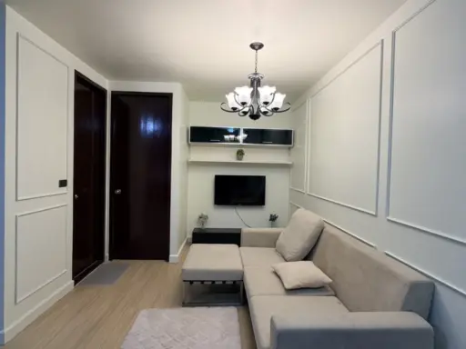 For rent, The Parkland Srinakarin, room decorated with bright walls. Complete set of furniture Good like this, don't miss it.
