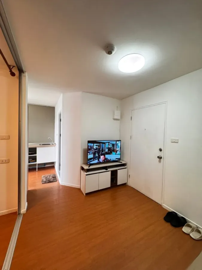 For rent: Lumpini Township Rangsit Klong 1, 5th floor, corner unit, fully furnished, ready to move in. Book now!