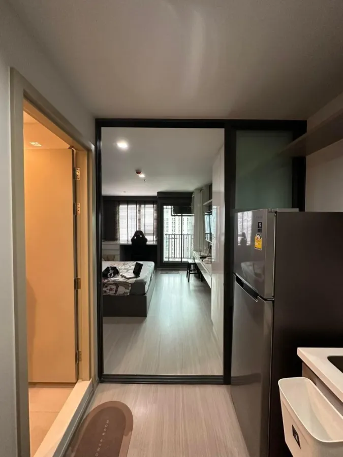 For rent: Life Ladprao Condo, high floor, beautiful room, very livable, with electrical appliances. Don't wait, book now.