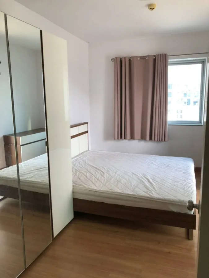 Condo for rent Supalai Park Asoke-Ratchada, pool view New renovated room, ready to move in, don't miss it!!