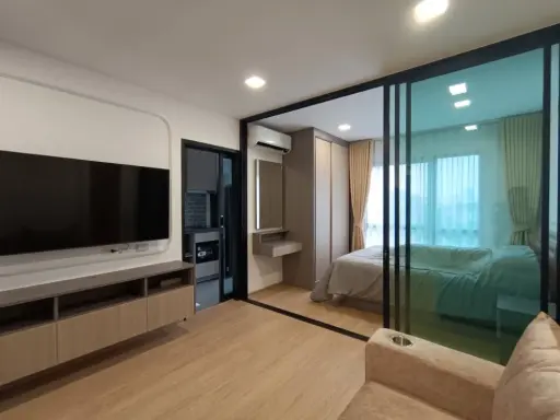 Selling The One Plus Grand Ramkhamhaeng condo. Nice unit, fully furnished. Book now!