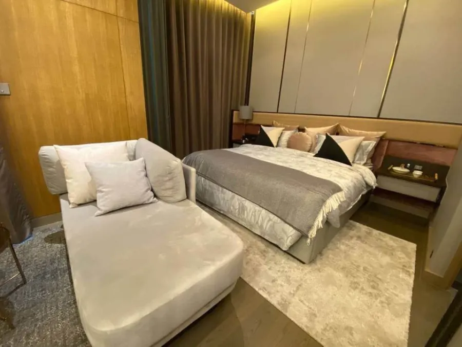 For rent, The Esse at Sigha Complex, very beautiful room, very livable, great built-ins, can't make a reservation like this.
