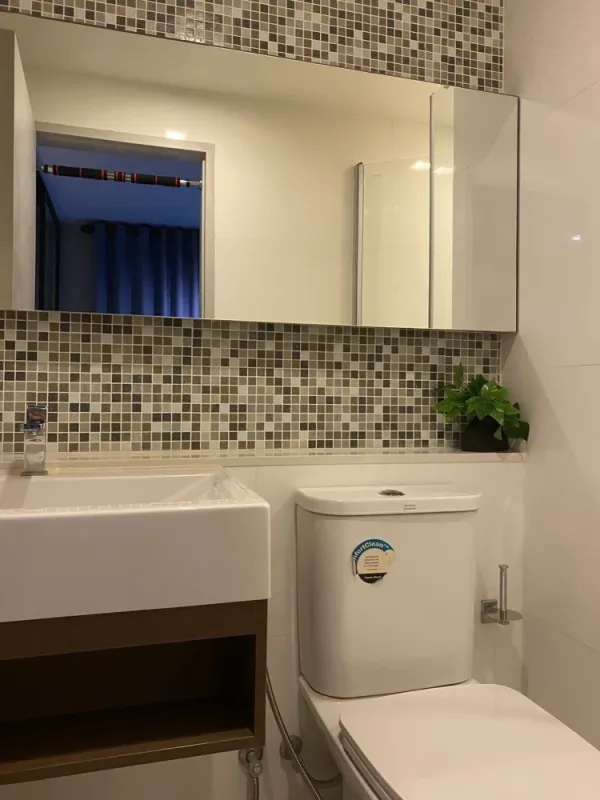 ขาย Aspen Condo laslle ห้องพร้อมอยู่ เฟอร์ครบ จองเลย