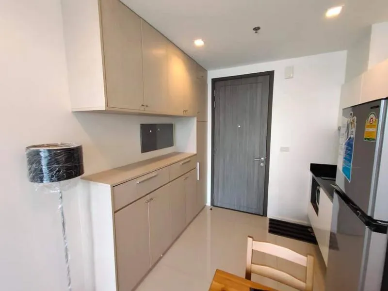 ให้เช่า Quinn condo รัชดา ห้องสวยงาม สะอาด ชุดครัวบิวท์อิน ห้องใหญ่พื้นที่เยอะ จองแล้วจะไม่เสียใจจ้า