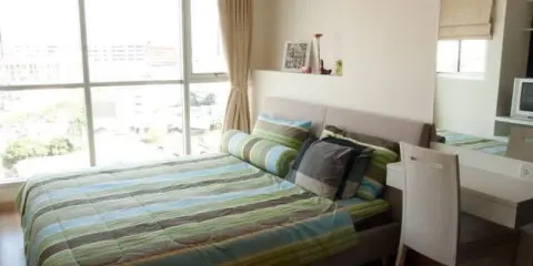 For rent ไลฟ์ แอด ลาดพร้าว 18 ห้องสวย วิวแจ่มมาก เฟอร์นิเจอร์ครบพร้อมอยู่เวอร์ จองด่วนๆเลยจ้า