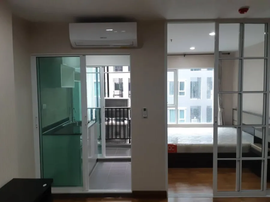 For rent: Regent Home Bang Son, Building C, 19th floor, swimming pool view. The room is divided into proportions, fully decorated, livable. Book now.