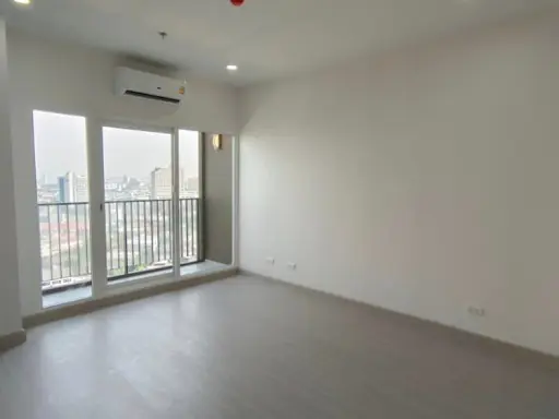 Sale down payment for Supalai Loft Sathorn-Ratchapruek condo, good view, large, airy room, facing north and west.