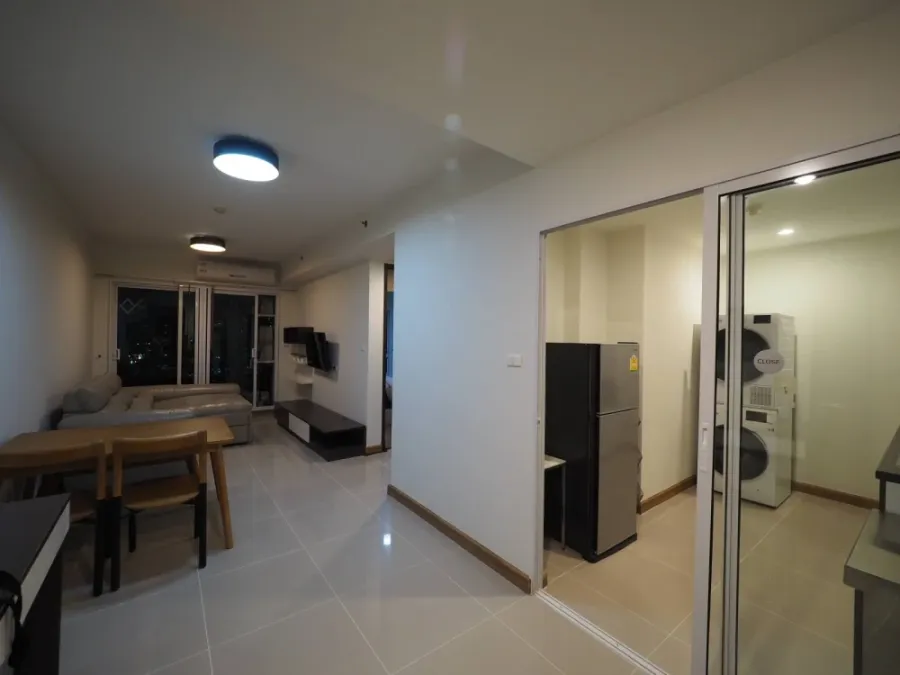 For sale or rent: Supalai River Resort, 1 bedroom, spacious living area, prime location, stunning Chao Phraya River views. Book now!