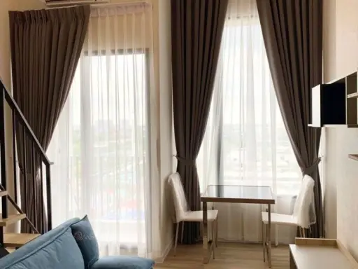 ให้เช่า Blossom Condo @ Fashion ห้อง Duplex เพดานสูง โล่งโปร่งสบาย ราคาดีจัด รีบย้ายมาเลย