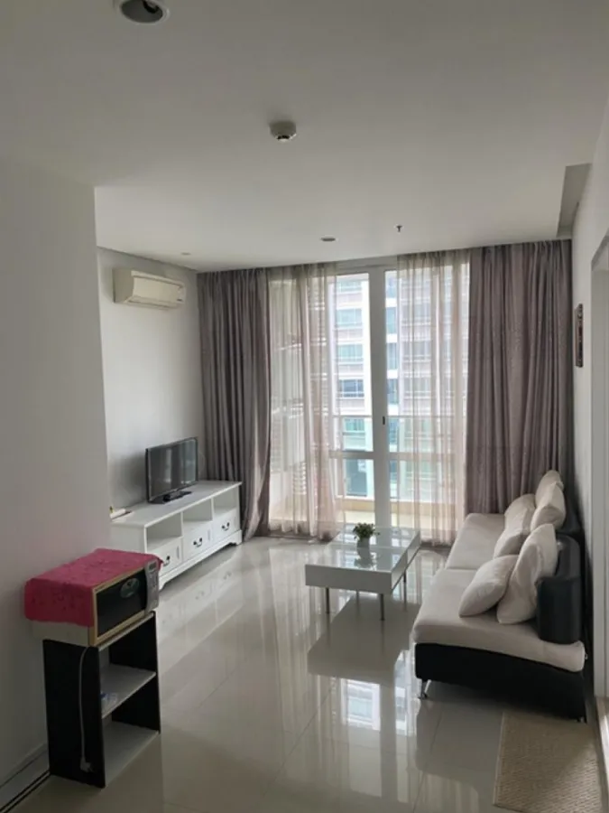 For rent!! Condo T.C. Green, 9th floor, Building A, corner room, fully furnished, don't miss it!!