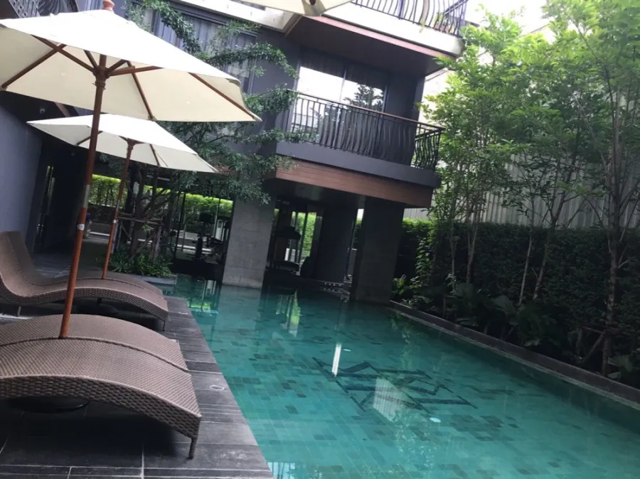 ขายด่วน!! คอนโด คลาส หลังสวน ชั้น 3 คอนโดพร้อมอยู่ ทำเลดี เดินทางสะดวก พลาดไม่ได้แล้ว!!