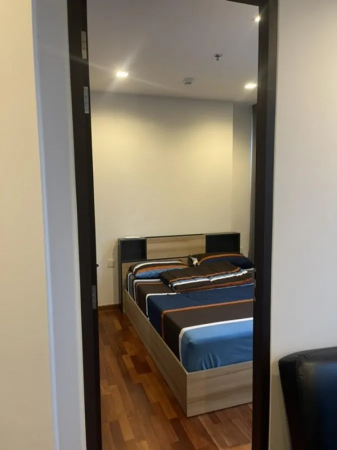 Condo for rent Wish Signature Midtown Siam balcony view city Not hot all day, fully furnished, don't miss it.
