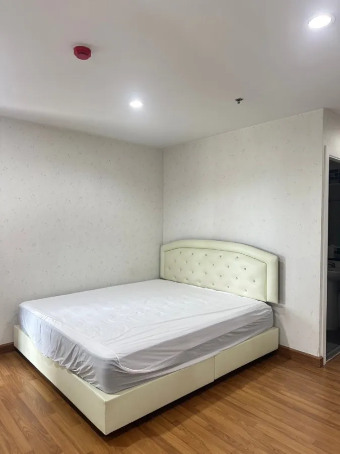For sale, for rent, Regent Home 18 Chaengwattana-Lak Si, 7th floor, Building F, fully furnished, ready to move in, book now, don't miss it.