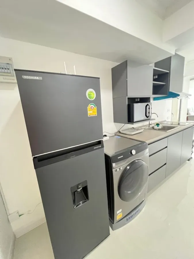 Condo for rent, My Resort Bangkok, built-in TV cabinet. Corner room, very private space, don't miss it.