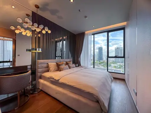 For sale, for rent Ideo Q Sukhumvit 36, room decorated in beautiful LUXURY style, every piece of furniture is Buit-In, book now.