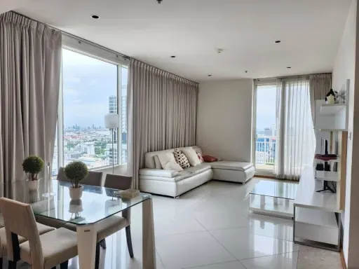 For rent: Empire Place Sathorn Narathiwas, corner room, no walls next to anyone. Very private. View is not blocked. Don't miss it. images