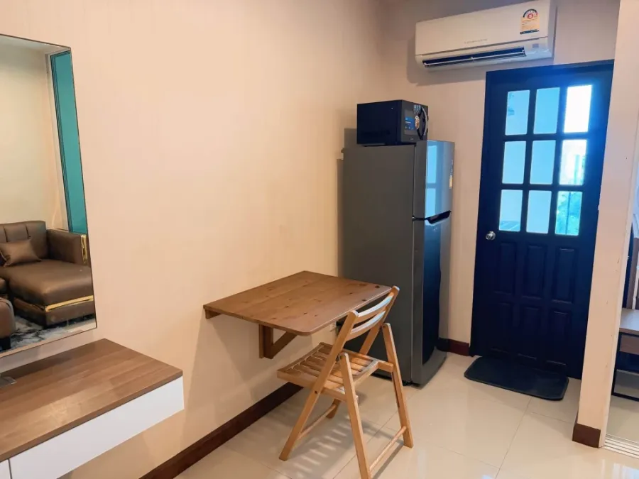 Country Ville Resort Condominium for rent. Corner unit offering privacy. Fully furnished. Book now!