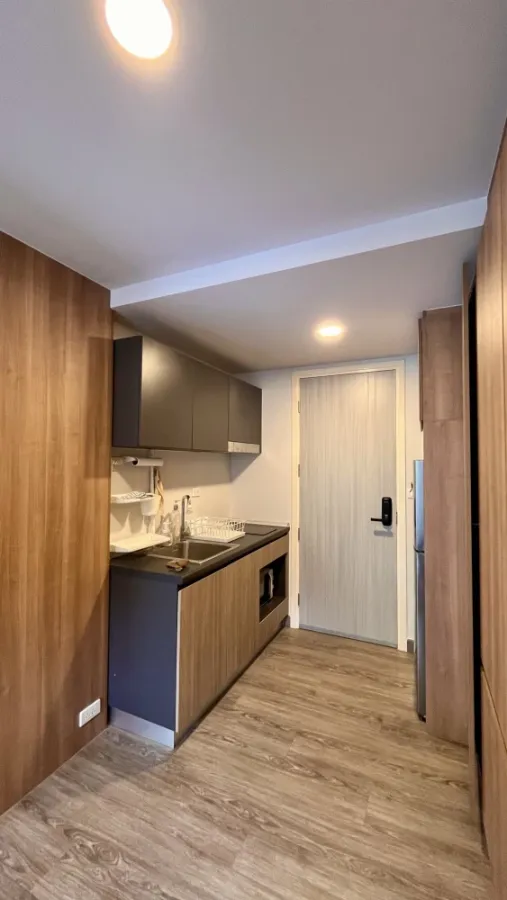 Condo for rent, Flexi Sathorn - Charoen Nakhon, spacious room, comfortable, with well-decorated built-in furniture. Book now before you miss out!!!