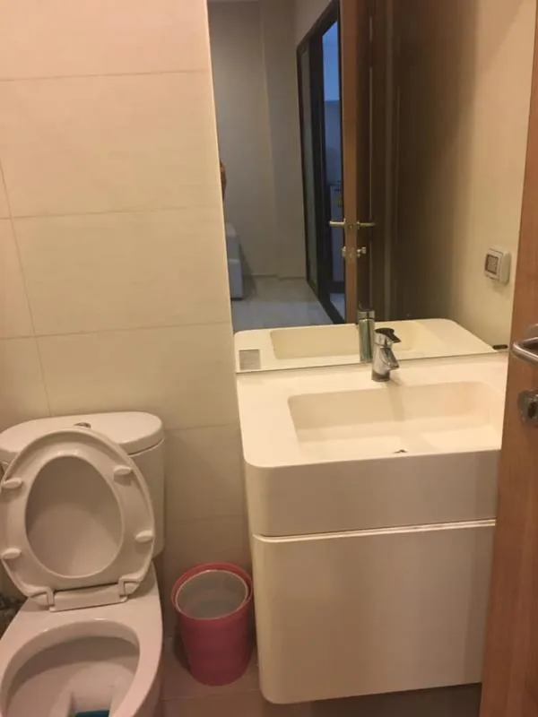 Ready to move in Condolette Mist Rama 9 for rent, fully furnished, electrical appliances ready. There is no cheaper than this. Let's get it.
