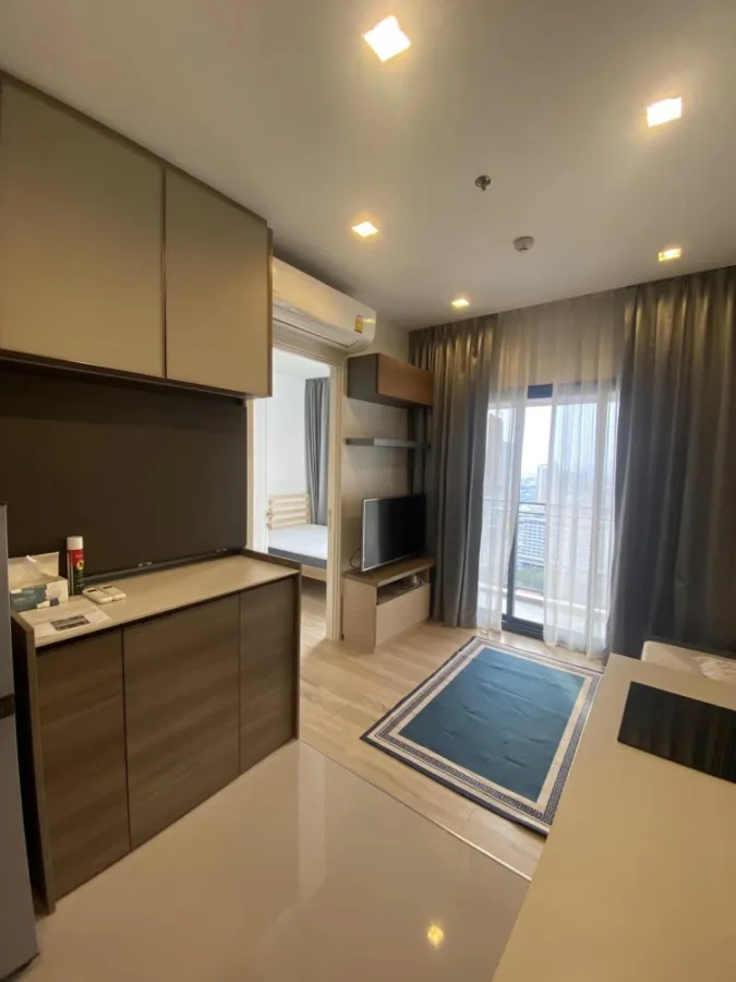 For sale, for rent, The line Phahon-Pradipat. The room is ready to move in. Affordable price Complete in one place Hurry and make a reservation.