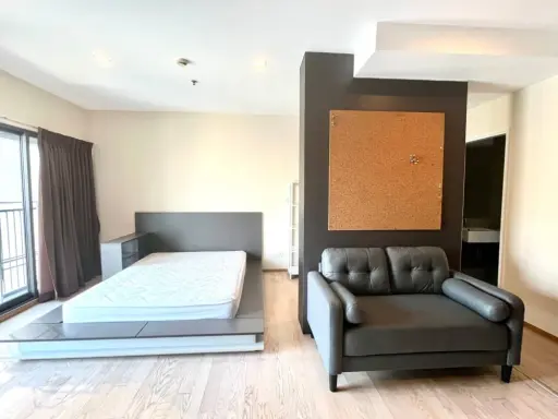 For rent!! Condo Noble Remix Sukhumvit 36, 28th floor, beautiful room, newly renovated, fully furnished, ready to move in, don't miss it!!