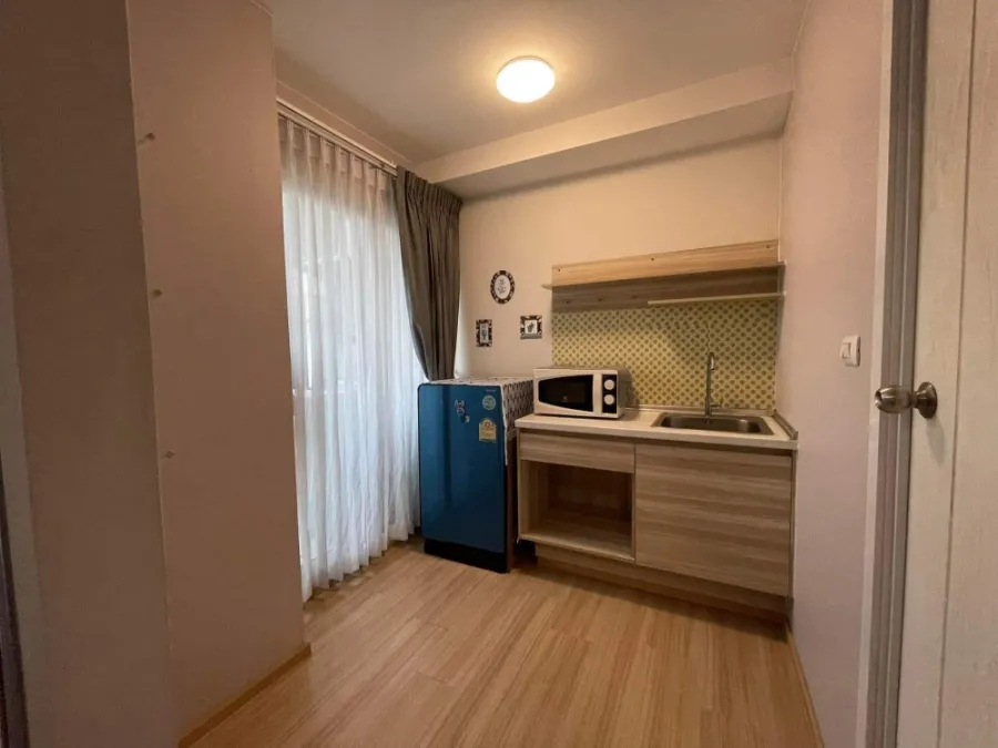 For rent, Plum Condo Chaengwattana Station, not hot room, fully furnished, plus a good mattress You can carry your bag in.