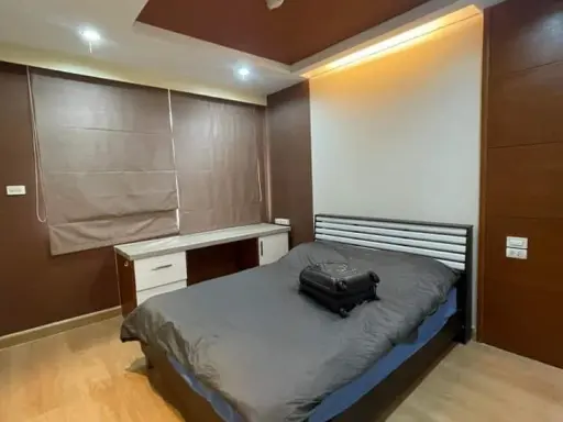 ให้เช่า กลางกรุง รีสอร์ท รัชดา 7 ห้องกว้าง ชั้น 5 โซฟาหนานุ่นน่านั่งสุดๆ สนใจรีบจองก่อนหลุดมือจ้า images