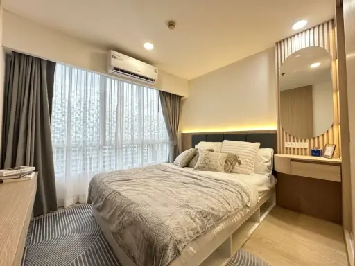 Selling Bangkok Horizon Ramkhamhaeng. The well-designed living space is comfortable and spacious, perfect for those seeking a convenient condo locatio images