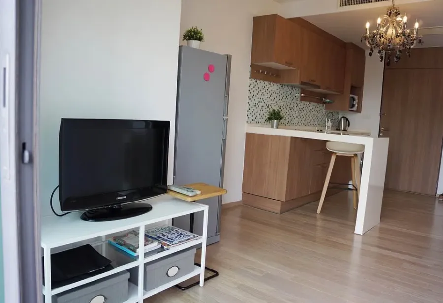 For rent: Noble Remix Sukhumvit 36, nice room, 10th floor, just the right height, great price, hurry and move in!