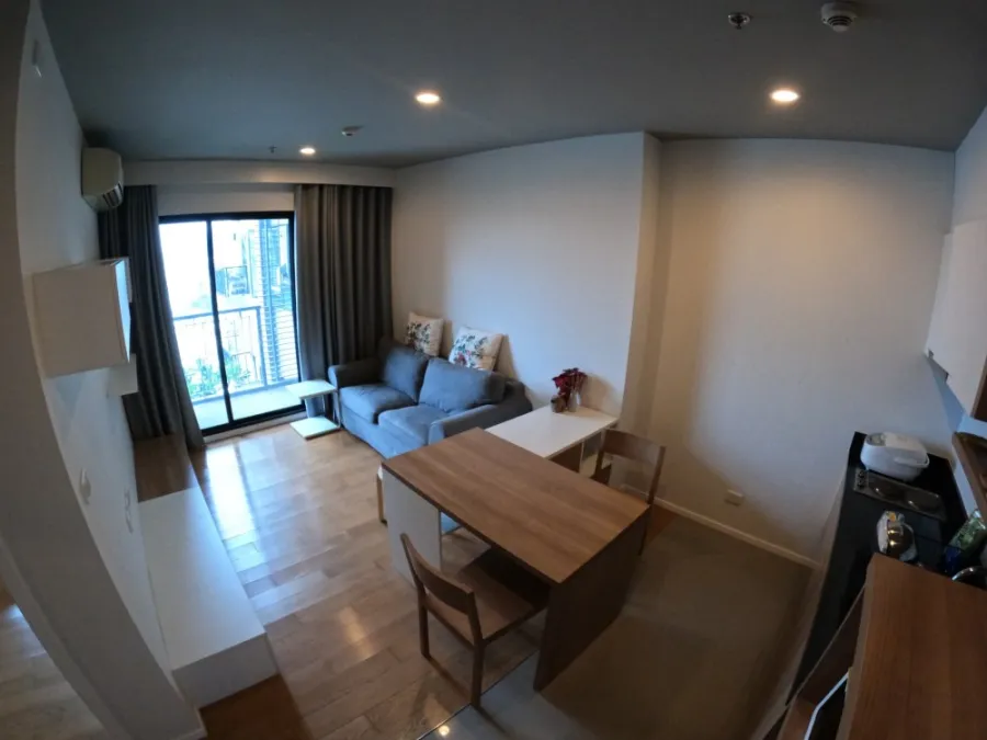 ขาย ให้เช่า!! คอนโด บลอคส์ 77 ชั้น 21 วิวเมืองแจ่มๆ เฟอร์นิเจอร์ครบครัน ดีแบบนี้ห้ามพลาด!!