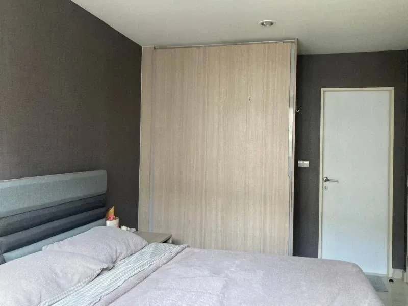 For sale: The Niche Mono Sukhumvit 50, 5th floor, comes with complete furniture and appliances. Reserve now!