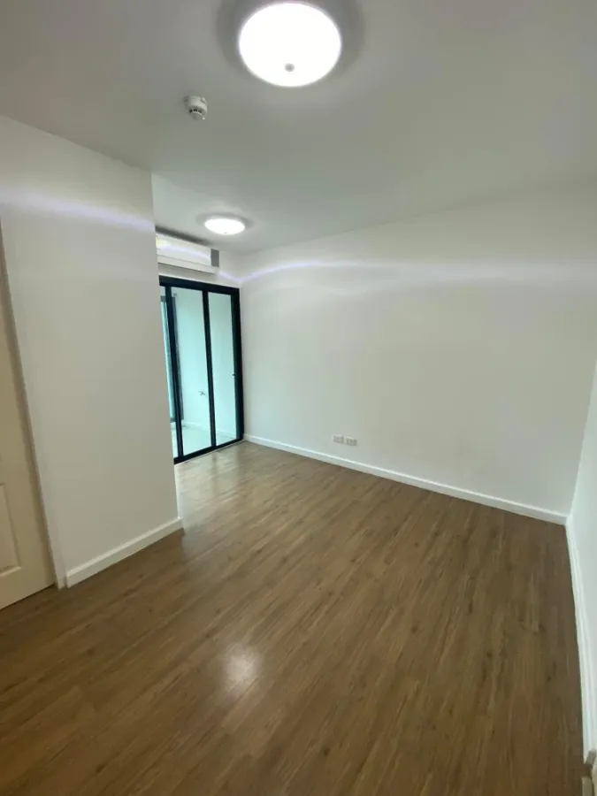 For sale: I Condo Phetkasem 39, empty room, 5th floor, great price. Room decoration lovers must hurry and reserve now. Don't miss it.
