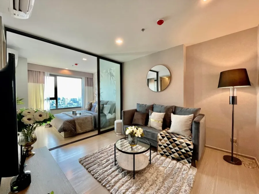 For rent, Life Ladprao Condo, 2 bedrooms, 1 bathroom, fully furnished room, fully built-in, good price, I can tell you that you shouldn't miss it.