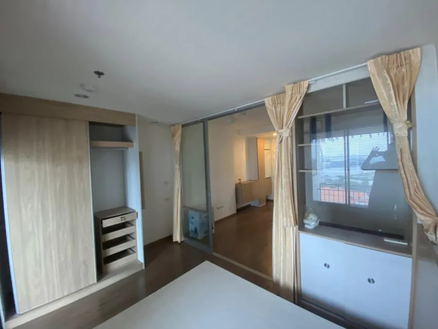 Selling U delight Residence Riverfront Rama 3, 1 bed, 1 bath, Buit-In furniture, the whole room is not very missed.