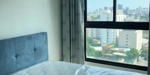 ให้เช่า Quinn Condo ชั้นสูง ได้นอนดูวิวเมืองชิวๆ แถมห้องสวยสุดๆ ตู้เสื้อผ้า Build-in ห้ามพลาดเลยจ้า