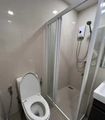For rent โมดิซ สุขุมวิท 50 ชั้น 4 ห้องกั้น มาพร้อมการตกแต่งที่ครบครัน สนใจรีบจองเลยจ้า ห้ามพลาด