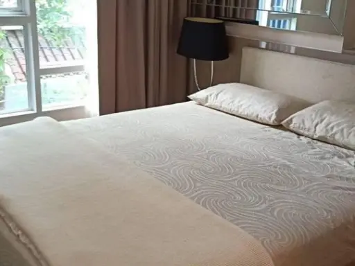 Sell The Crest Sukhumvit 49, nice room, fully furnished, good price, first come first served.