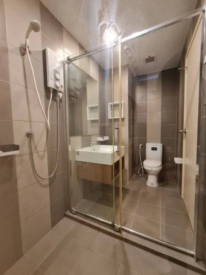 For rent, Motive Condo Sathorn - Wongwian Yai, 22nd floor, good view, nice decorated room. Fully furnished, reserve now