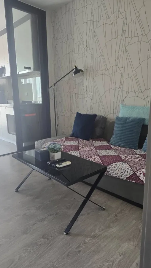 For sale: The Base Central Pattaya, spacious and comfortable room, fully furnished + electrical appliances included. Reserve now before you miss out!!