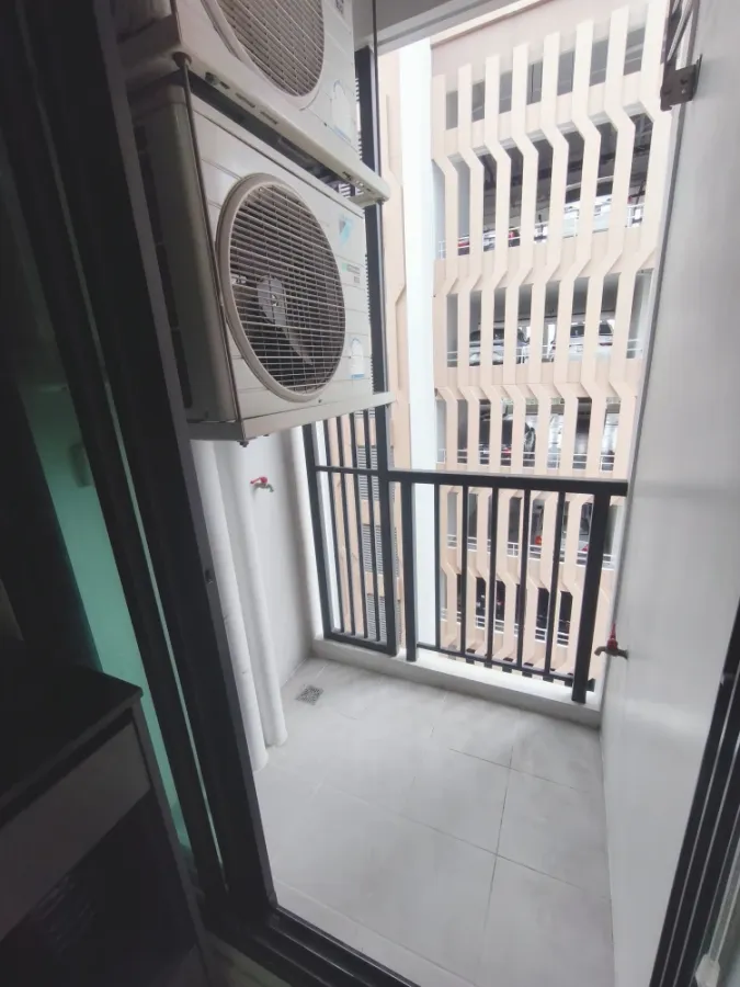 For rent: Notting Hill Jatujak Interchange, 7th floor. Nice, fully furnished unit. Book now!