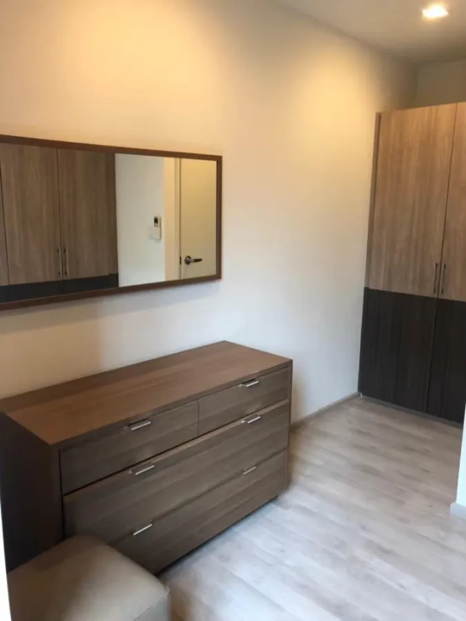 For rent, Chambers Chaan, Lat Phrao-Wang Hin. Swimming pool view The atmosphere is very good. Decorated in a cozy style, very livable. Book now.