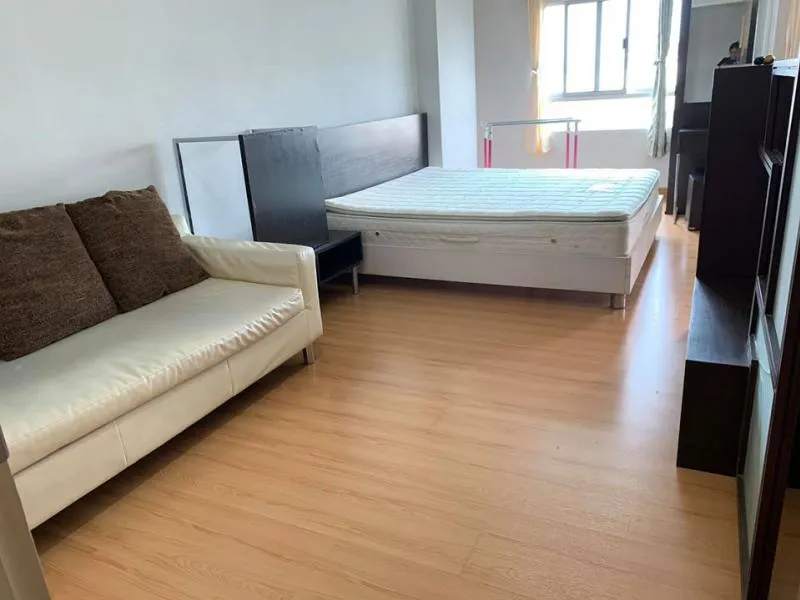 For rent, The next condominium, Ladprao 44, convenient transportation, quiet condo, private, love ￼ peace, please come.
