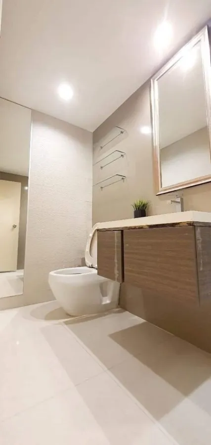 For sale/rent Victoria Lakeview Condominium, very spacious room, very comfortable sofa. Nicely decorated, don't miss it.