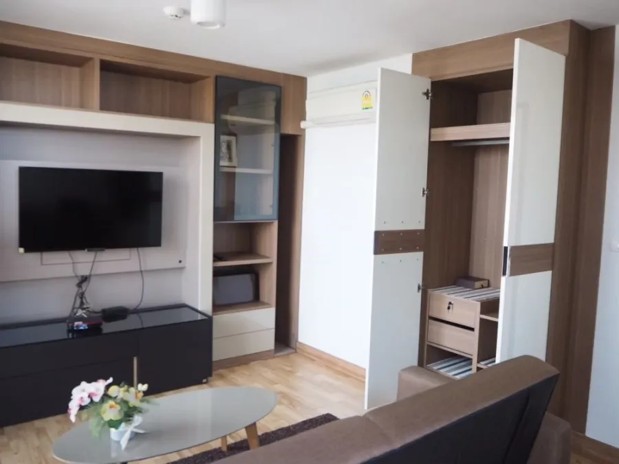 Condo for sale Bangkok Feliz 69-2, 7th floor, very spacious room, fully decorated, with Buit-In furniture, book now.