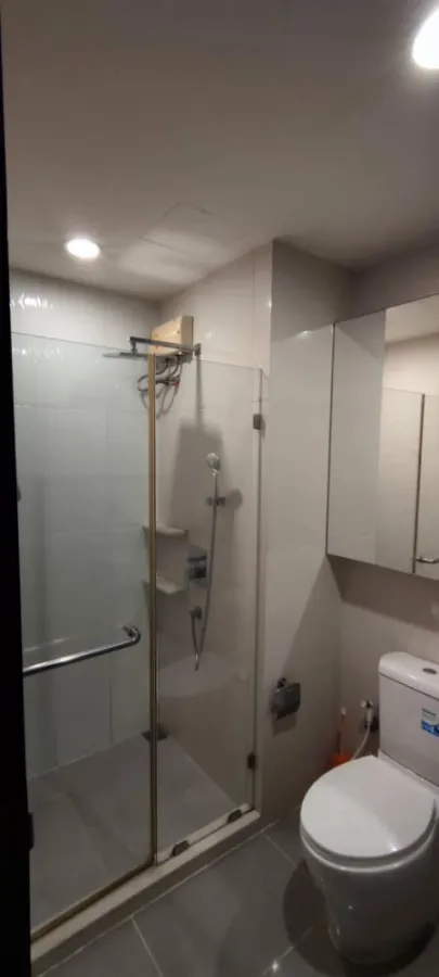 For rent Rhythm Asoke 1 ห้องพร้อมอยู่ เฟอร์ เครื่องใช้ไฟฟ้าครบ มาแต่ตัวเข้าอยู่ได้เลย อย่ารอช้า
