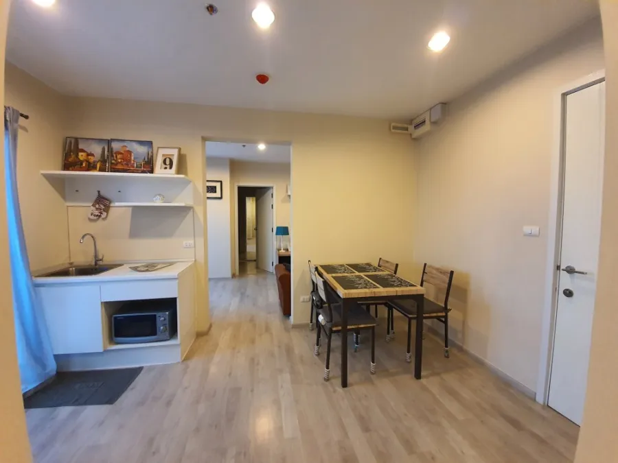 For sale and rent: Plum Condo Central Station. Simple decorated room, good-looking, stylish, good furniture. Hurry and reserve now.