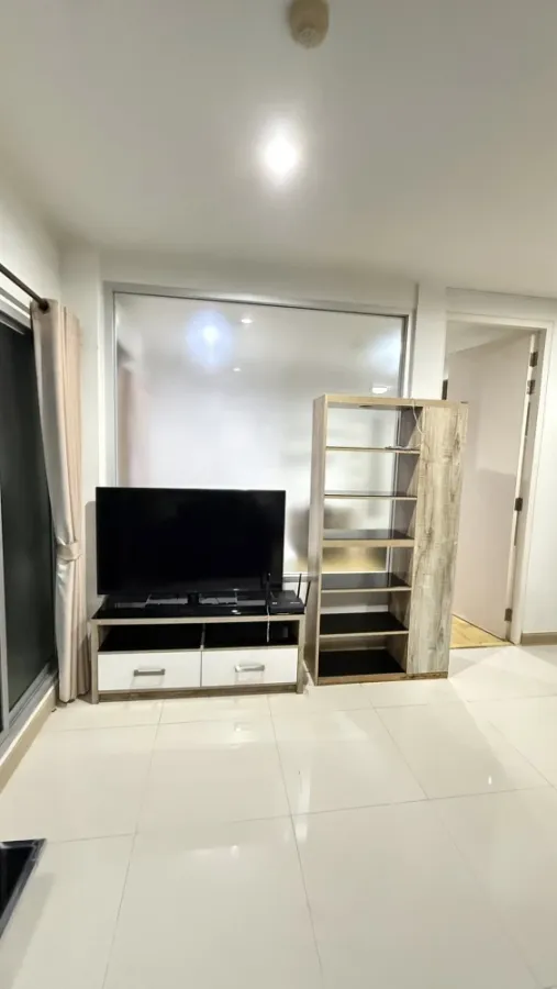 Condo for rent: The Parkland Taksin-Thapra. Spacious room, great living space, convenient and complete in one place. Reserve now!