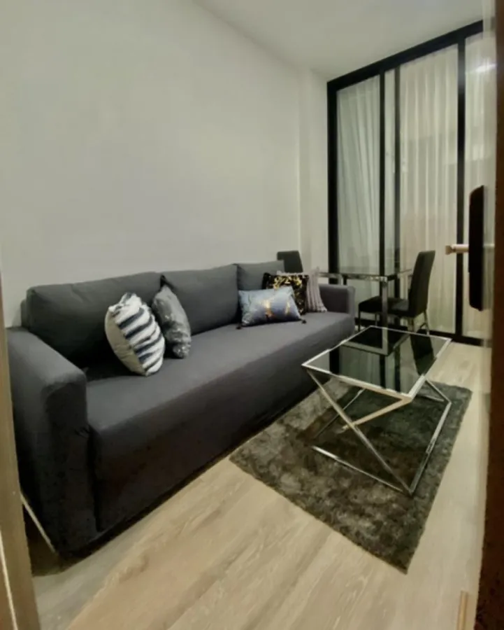 Sold with tenants!! Condo Knightsbridge Prime On Nut, 19th floor, city view, fully furnished, ready to move in. Book now!!