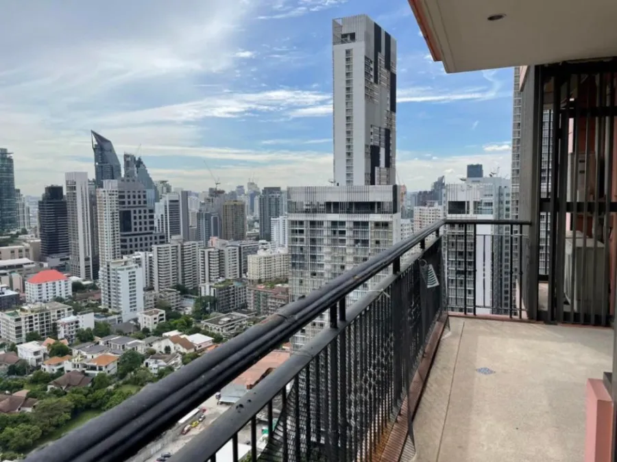 For sale / rent, Aguston Condo, Sukhumvit 22, 31st floor, good location, near BTS, 3 bedrooms, comfortable, don't miss !!